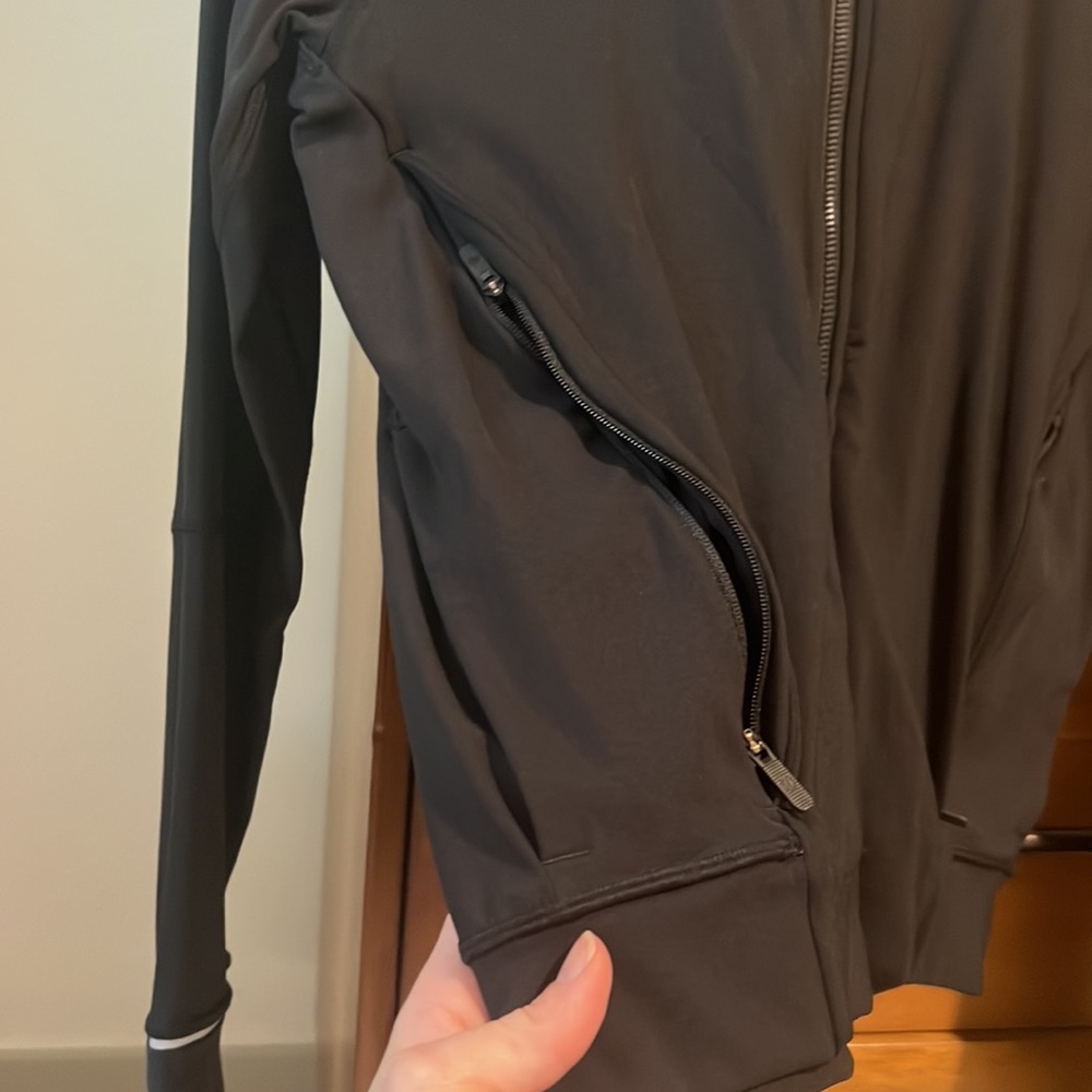 Practically Brand New Lululemon Jacket - image 8